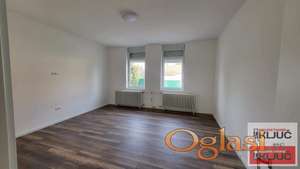 PETROVARADIN, 79m2, Trosoban, Renoviran