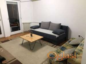 Odlican jednosoban stan u centru Novog Sada sa parkingom