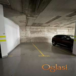 Parking mesto na Salajci.