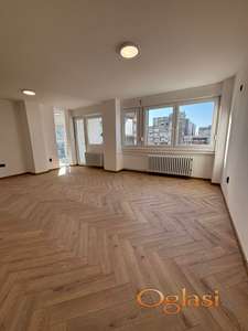 Na prodaju kompletno renoviran trosoban stan 