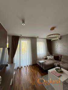 LIMAN 3, PRELEP STAN, 55m2, POTPUNO NOV SA PARKING MESTOM