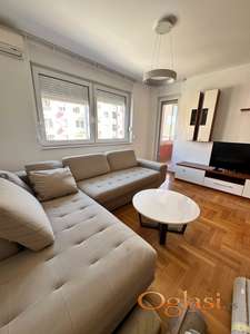 Nova Detelinara - trosoban, namešten stan od 76 m2, terasa, lift, parking | 189.000 EUR