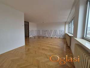 Lux stan u centru za poslovno/stambenu namenu