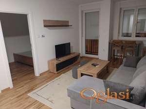 Stan 40 m2 opremljen , parking mesto