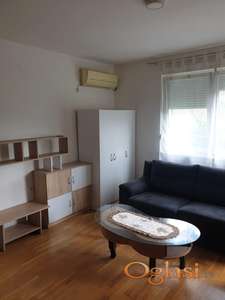 Novi Sad - Detelinara - Starine Novaka - garsonjera - odmah useljivo - 250 eura