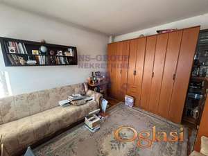 Odličan dvoiposoban stan na Novoj Detelinari!