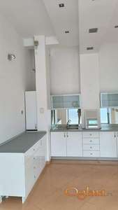 Ekskluzivno - multifunkcionalni prostor-TRENUTNO POD ZAKUPOM, u Gogoljevoj