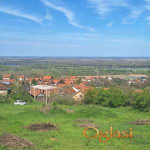 Plac sa fantastičnim pogledom na Dunav, Bačku i obronke Fruške gore