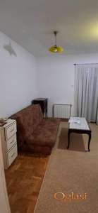 ODMAH USELJIV, POVOLJAN, JEDNOIPOSOBAN STAN NA TELEPU