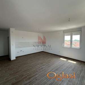 Ruma,Centar trosoban stan !