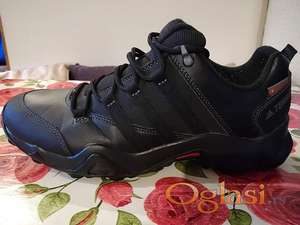 Kvalitetne muske patike Adidas Terrex u crnoj boji Velicina 43