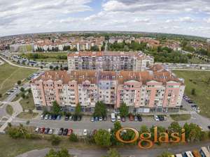 Lokal u portalima sa dva ulaza!