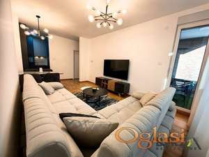 MODERNO NAMEŠTEN DVOSOBAN STAN NA DETELINARI