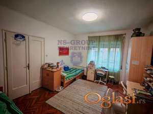 KEJ ~~~~ SALONSKI STAN ~~~~  RETKO U PONUDI