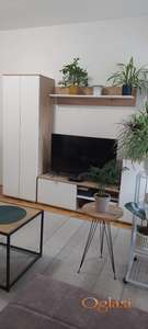 Odlican dvosoban stan sa terasom u centru