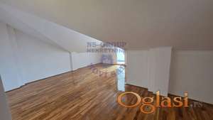 Na prodaju cetvorosoban na Bulevaru Evrope