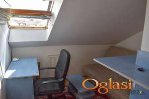 NAMEŠTENA GARSONJERA, STANICA