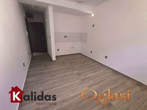 odmah useljiva garsonjera - Heroja Pinkija