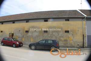 Ekkluziva -Bečej- Građevinski plac-Ruševni objekat na njemu.