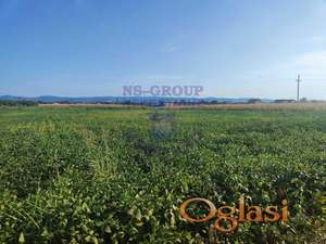 Plac na samom ulazu u Futog!