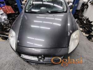 Fiat bravo za hauba kod boje 284 Originalni delovi  Moguca ugradnja delova  Alfa Romeo 147-156-166-159-GT-MiTo-Giulietta Fiat bravo 2 - croma -grande punto -multipla 2 -punto 3 -stilo-idea Freemont Panda 3 500L 500 500x Lancia ypsilon-delta-musa-lybra Volkswagen Golf 6  Audi a3 2012-2020 Volkswagen Passat B7  Ukoliko zelite da porucite Posaljite poruku preko sms poruke ili pozovite na telefon 0616115961