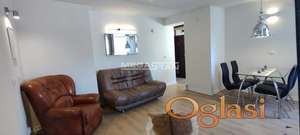 Politika, dvosoban, odličan