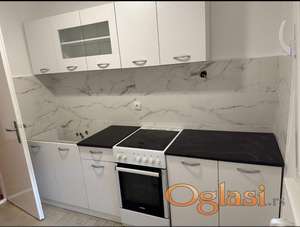 IZDAJEM DVOSOBAN STAN NA LIMANU 4, 50m2