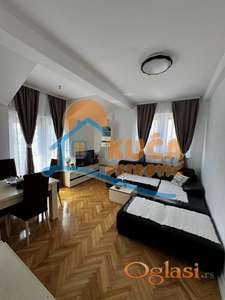 Izdaje se stan na Crvenom pevcu