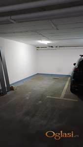 Garažno mesto - Šafarikova ( prostrano...na TOP lokaciji)