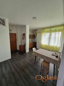 Cara Lazara preko puta Promenade