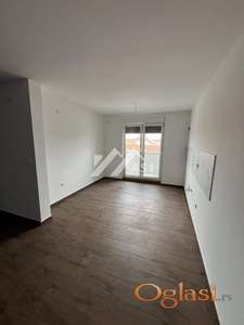 Izdajem nov Penthouse kao poslovni prostor sa 2 Parkinga u Veterniku !!! ID#7344