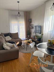 Na prodaju uknjižen jednoiposoban stan – Adice, Novi Sad