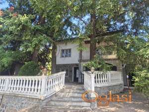 Kuća u Sremskoj Kamenici, direktan izlaz na brzu saobraćajnicu Ruma-Novi Sad