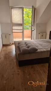 Dve odvojene sobe sa zasebnom kuhinjom