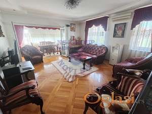 Porodičan dvoetažni stan sa 2 parking mesta- Grbavica!