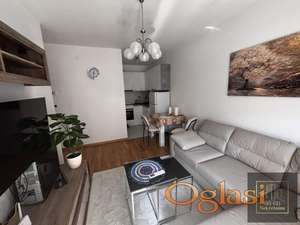 Fantastičan dvoiposoban stan na Podbari !