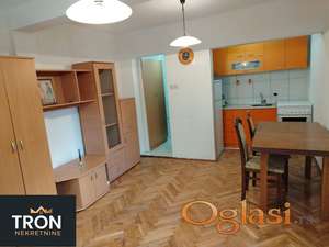 Garsonjera na 800m od šetališta 25m2