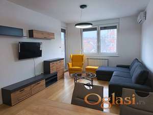 PETROVARADIN nov moderan dvosoban sa parkingom