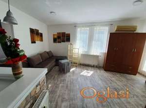 CENTAR GRADA, ULICA NIKOLAJEVSKA - RETKO U PONUDI !!! USELJIV OD 01.05.