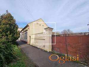 Prodaja porodične kuće u centru Bačke Palanke, atraktivno ZA INVESTITORE ID#1061