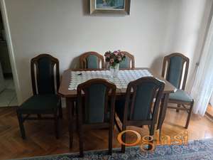 Trpezarijski sto i 6 stolica kao nov