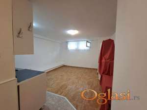 Povoljan suterenski stan na Socijalnom