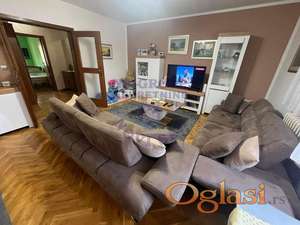 Odlican trosoban stan na Novom Naselju!