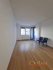 Nov neuseljavan prazan stan na odličnoj lokaciji!!!