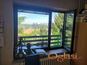 Spratna porodična kuća sa pogledom na Dunav!