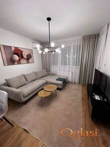 NOV NEUSELJAVAN U NOVOJ ZGRADI SA GARAŽNIM MESTOM NAMEŠTEN DVOSOBAN STAN NA PODBARI 550 EVRA