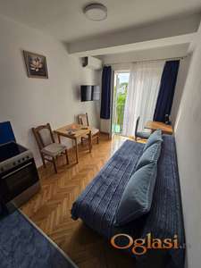 GRBAVICA, JEDNOIPOSOBAN STAN BLIZU PROMENADE, SPENSA, LIMANSKE AMBULANTE