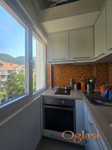 Studio 34 m2 u centru Tivta - lift
