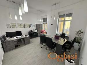 Poslovni prostor - 69m2 - Centar
