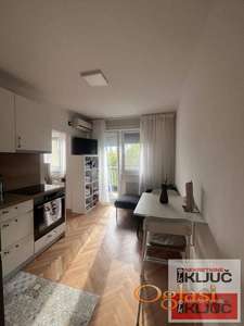 SATELITSKA PIJACA, 25m2, Jednoiposoban, Renoviran, Namešten